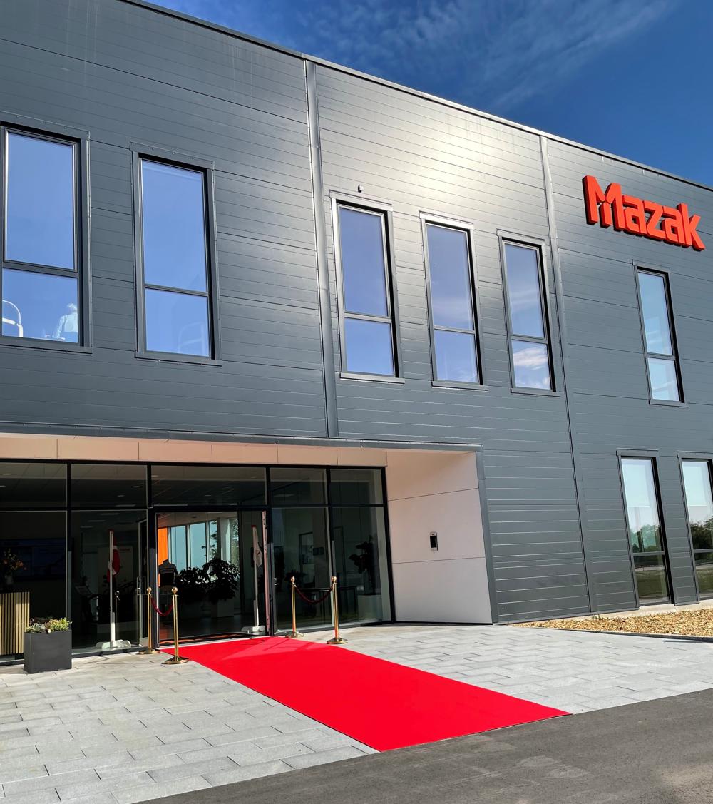 Den røde løber var rullet ud hos Mazak i Middelfart, som i dag onsdag officielt åbnede det nye danske hovedkvarter.