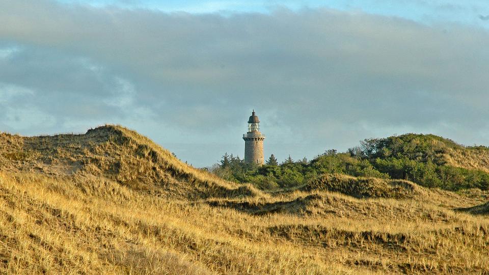 Planlagte arbejder med renovering og energiforbedring på Lodbjerg Fyr sættes først i gang senere på året, når Nationalpark Thy ved, hvor mange fondspenge, der kan skaffes til at realisere et stort projekt for de gamle fyrbygninger. Arkivfoto: Jens Fogh-Andersen