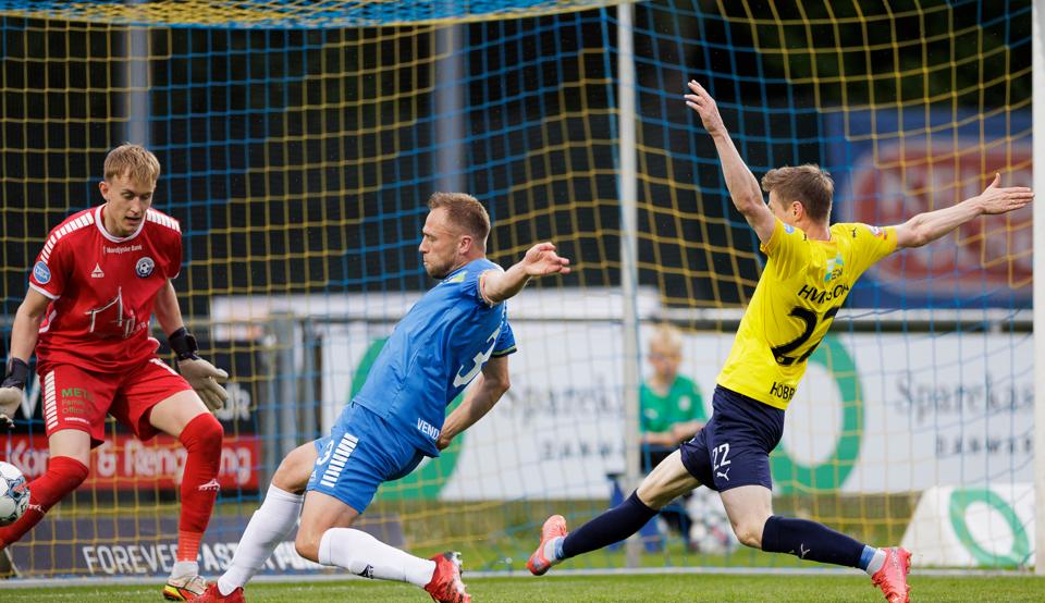 Mads Hvilsom har strakt sig langt for at blive i Hobro IK. <i>Arkivfoto: Henrik Bo</i>