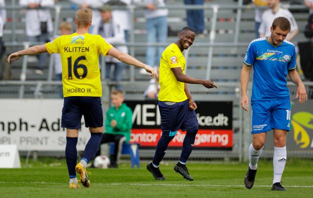 For Don Deedson, der her jubler efter en af egne scoringer, er målene et plus, mens holdets succes overstråler alt andet. <i>Arkivfoto: Henrik Bo</i>