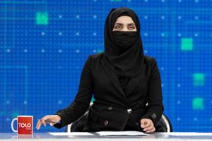 Kvindelige studieværter i Afghanistan påtvinges slør