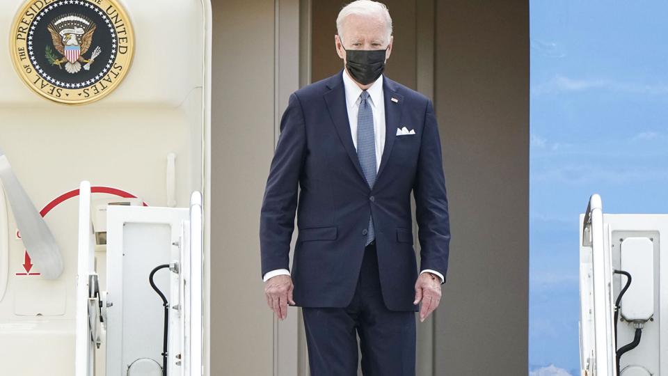 USAs præsident, Joe Biden, der søndag ankom til Tokyo fra Sydkorea under en rundrejse i regionen, bebuder et større amerikansk økonomisk engagement i det såkaldte "Indo-Pacific-område". <i>Unknown/Ritzau Scanpix</i>