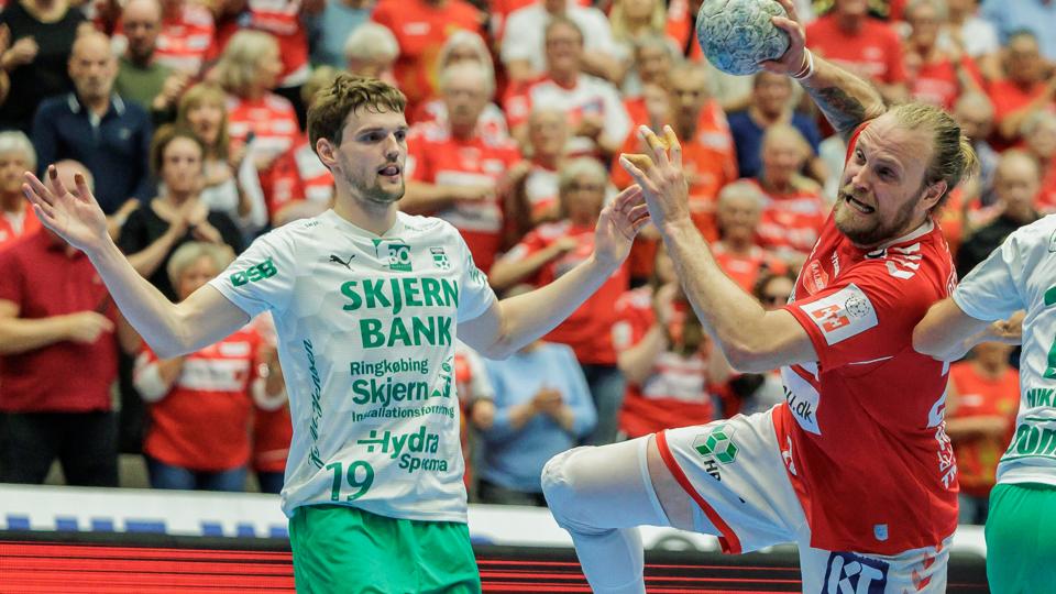 Henrik Møllgaard og Aalborg kan onsdag se frem til en revanchekamp mod Bjerringbro-Silkeborg, der i december vandt stort i Sparekassen Danmark Arena. <i>Foto: Martin Damgård</i>
