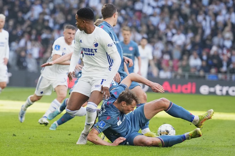 AaB blev kørt over af de nyslåede mestre, da FC København vandt 3-0 i Parken. <i>Foto: Martin Sylvest/Ritzau Scanpix</i>