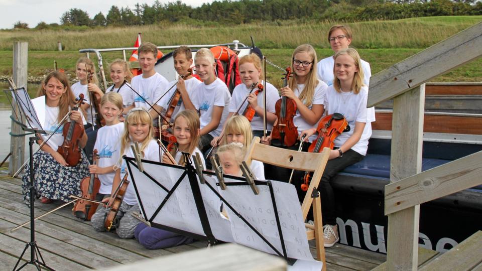 Ved stævnet får de unge, klassiske musikere mulighed for at spille sammen i et større orkester, og mange af dem er gengangere fra tidligere weekend- og sommerstævner.