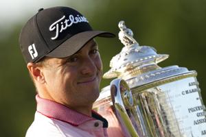 Justin Thomas snupper PGA-trofæ efter stort comeback