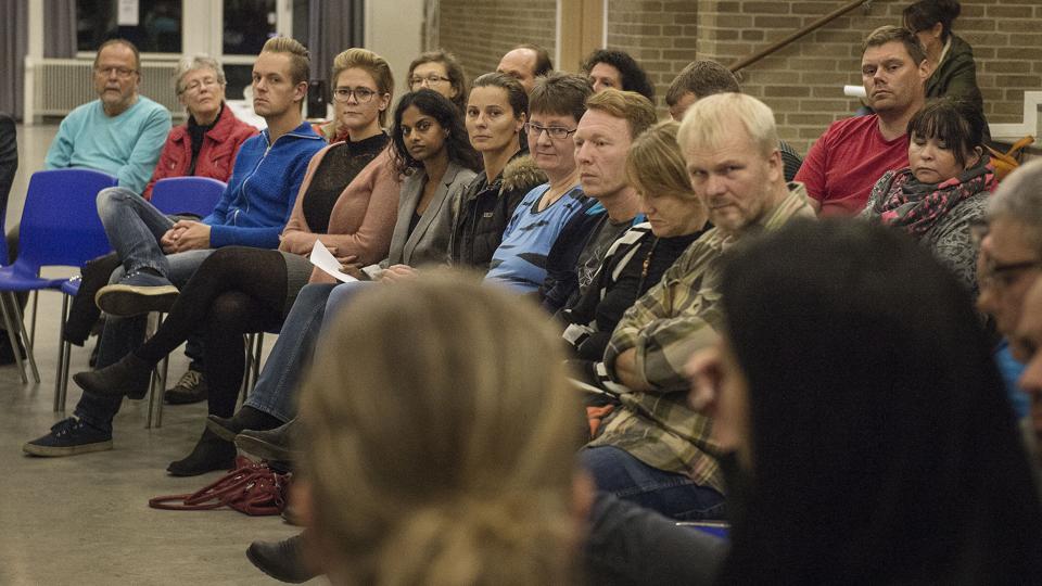 Forældre og pårørende til eleverne i Vestbjerg Skoles specialklasser var mødt talstærkt op for at fortælle om deres bekymringer. Foto: Laura Guldhammer <i>Foto: Laura Guldhammer</i>