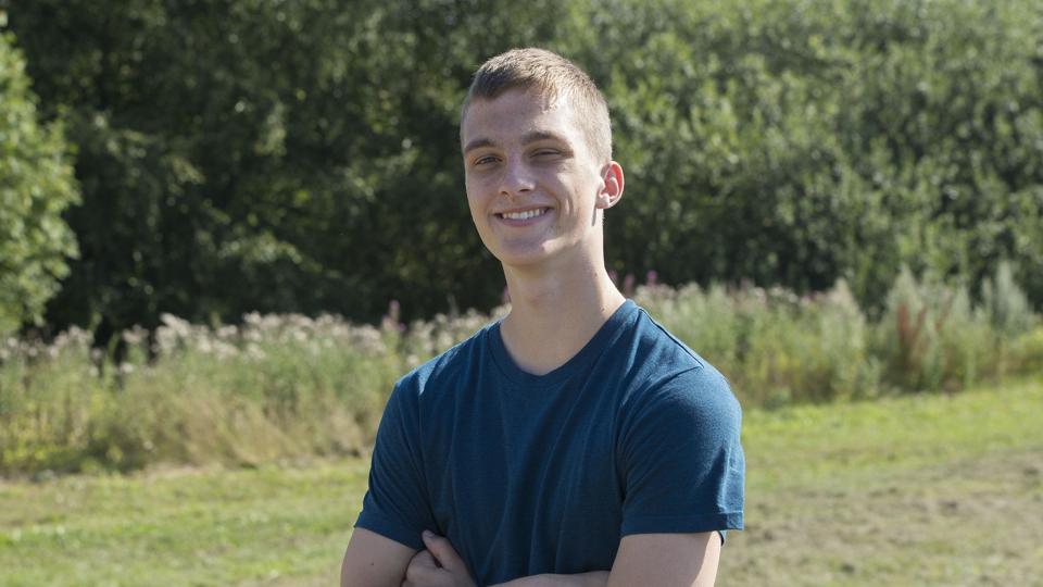 Lukas Østergaard, 17, har tre roller i årets udgave af Gundestrupspillet. Han elsker at stå på scenen og foran kameraet, og drømmen er at blive professionel skuespiller.?Foto: Grete Dahl