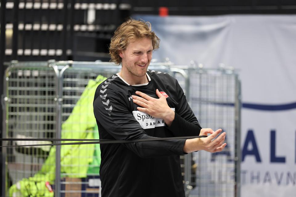 Jesper Nielsen er semifinaleklar for Aalborg Håndbold efter en mindre hjernerystelse, og han ser frem til at spille den afgørende del af sæsonen.  <i>Foto: Bente Poder</i>