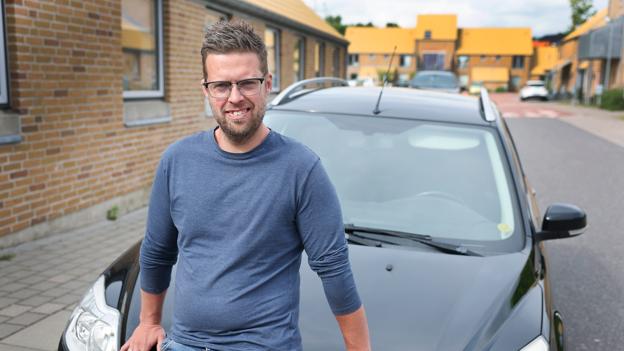Nichlas Burholt Dahl måtte opgive sit tidligere job og søge tilbage til sit gamle fag efter ulykken. Langt om længe føler han nu, at han igen kan se lyset og glæden ved livet. <i>Foto: Bente Poder</i>