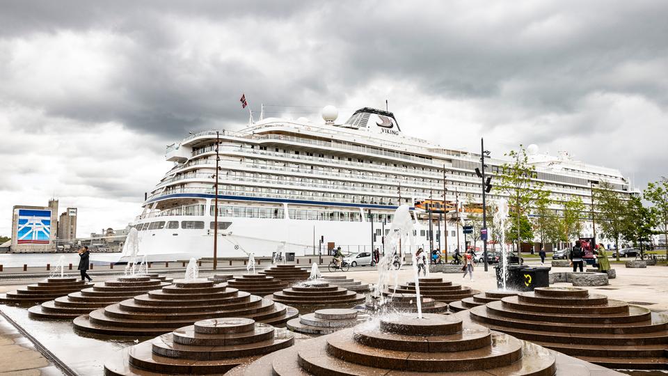 Viking Star, der anløber mandag, besøger Aalborg seks gange i 2022 har plads til 928 passagerer og 465 besætningsmedlemmer. Skibet på billedet er søsterskibet Viking Jupiter, der er lige så stort. <i>Arkivfoto: Claus Søndberg</i>