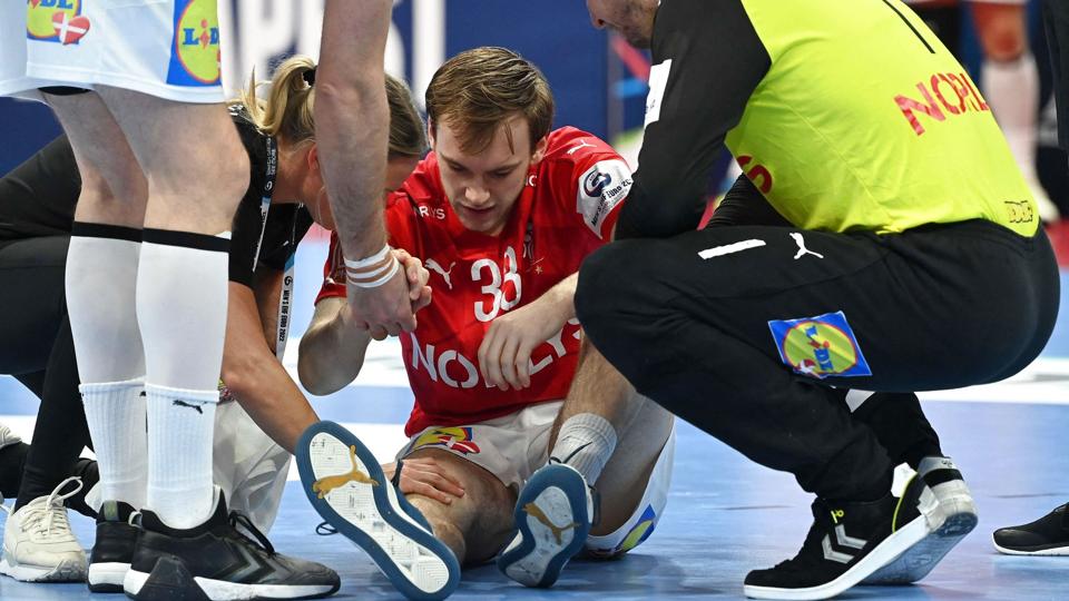 Mathias Gidsel udgik af EM-bronzekampen i januar med en korsbåndsskade og troede, at sæsonen var slut. Nu er han dog klar til et overraskende comeback. (Arkivfoto) <i>Attila Kisbenedek/Ritzau Scanpix</i>