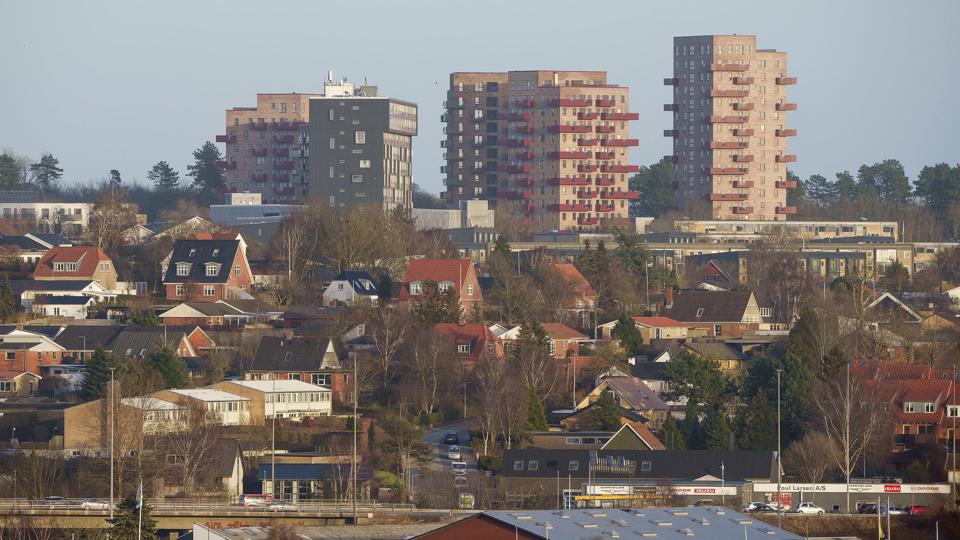 De større byer - som her Aalborg - vokser fortsat, mens landområderne bliver tyndere befolket. <i>Bo Amstrup/Ritzau Scanpix</i>
