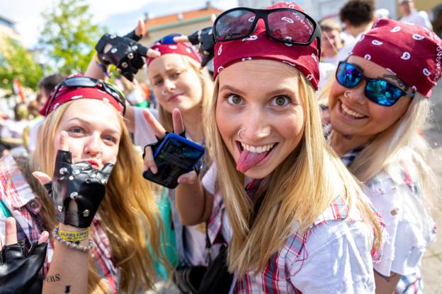 Godt vejr og masser af glade mennesker var med til at give rekordoverskud til Aalborg Karneval 2022. <i>Foto: Lars Pauli</i>