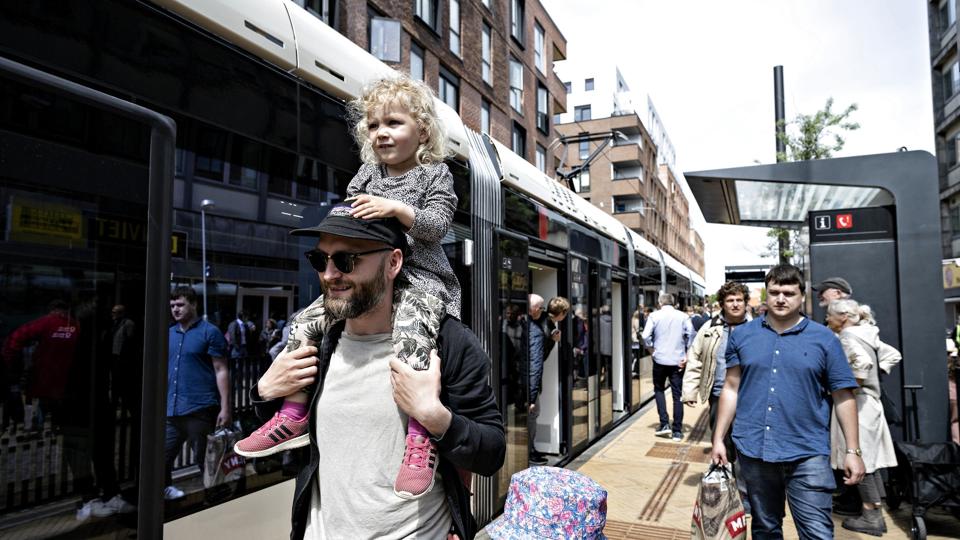 Indvielsen af Odense Letbane foregår lørdag med forskellige former for festivitas på de 24 stationer, som letbanen passerer. <i>Michael Bager/Ritzau Scanpix</i>