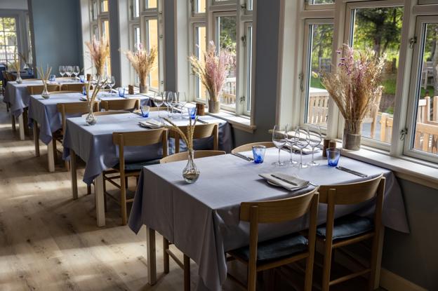 Det er en omfattende totalrenovering, Hjorths Badehotel har været igennem. Men trods fremgang på mange parametre har blandt andet stigende energiudgifter spændt ben for planerne om at holde vinteråbent. <i>Arkivfoto: Kim Dahl Hansen</i>