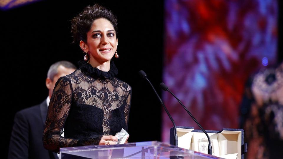 Zar Amir Ebrahimi lever i eksil som følge af en smædekampagne om hendes kærlighedsliv. Lørdag vandt hun prisen for bedste kvindelige skuespiller ved filmfestivalen i Cannes. <i>Sarah Meyssonnier/Reuters</i>