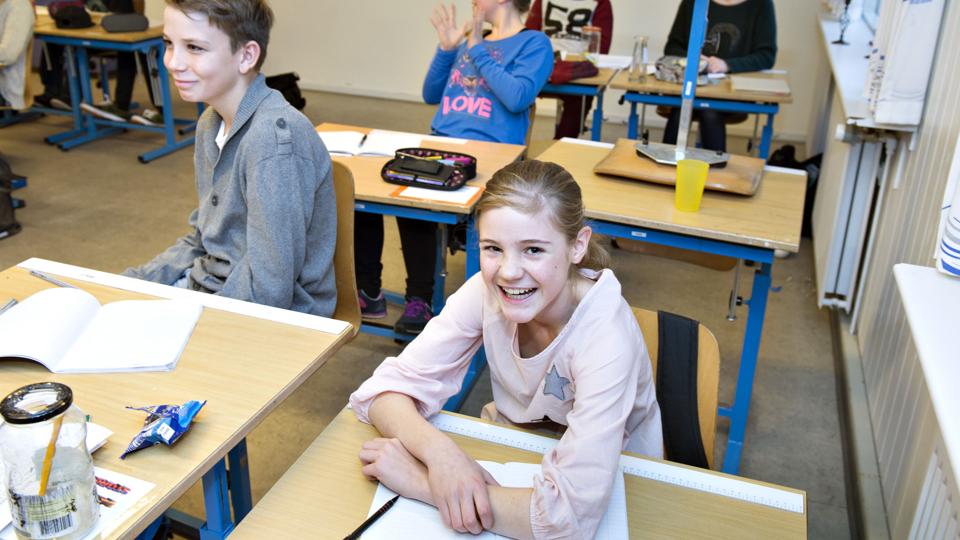 Det tyder på, at børnene i Flauenskjold fortsat kan gå i skole i Flauenskjold.Arkivfoto: Henrik Louis