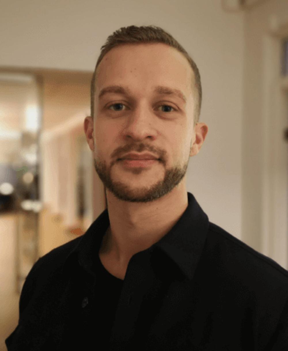 Steffen Sehested er uddannet energiteknolog og arbejder med virksomheder i plastbranchen, der ønsker at reducere deres energiforbrug. Steffen Sehested er uddannet energiteknolog og arbejder med virksomheder i plastbranchen, der ønsker at reducere deres energiforbrug.