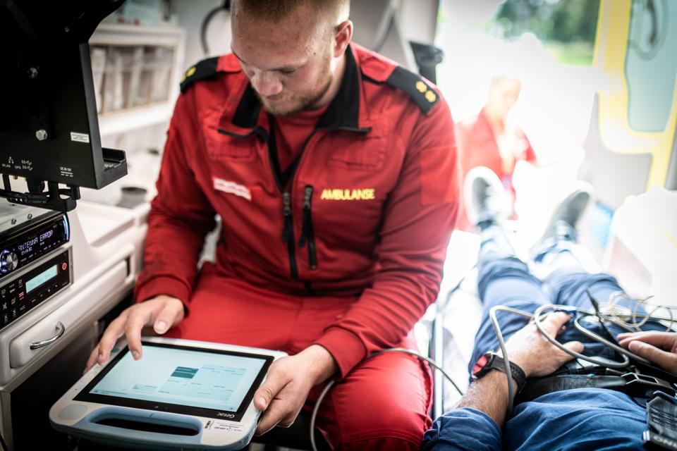 Nordyske Incendium indgår i samarbejde om at levere en video-løsning, der skal live-streame fra ambulancen direkte til lægen på sygehuset. <i>Foto: Incendium</i>