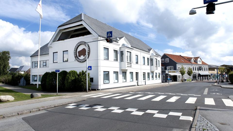 Hovedkontoret i Aars Himmerlandsgade står stille og solidt, som det har gjort i 100 år. Og det vil firmaet blive ved med. Foto: Torben Hansen <i>Foto: Torben Hansen</i>