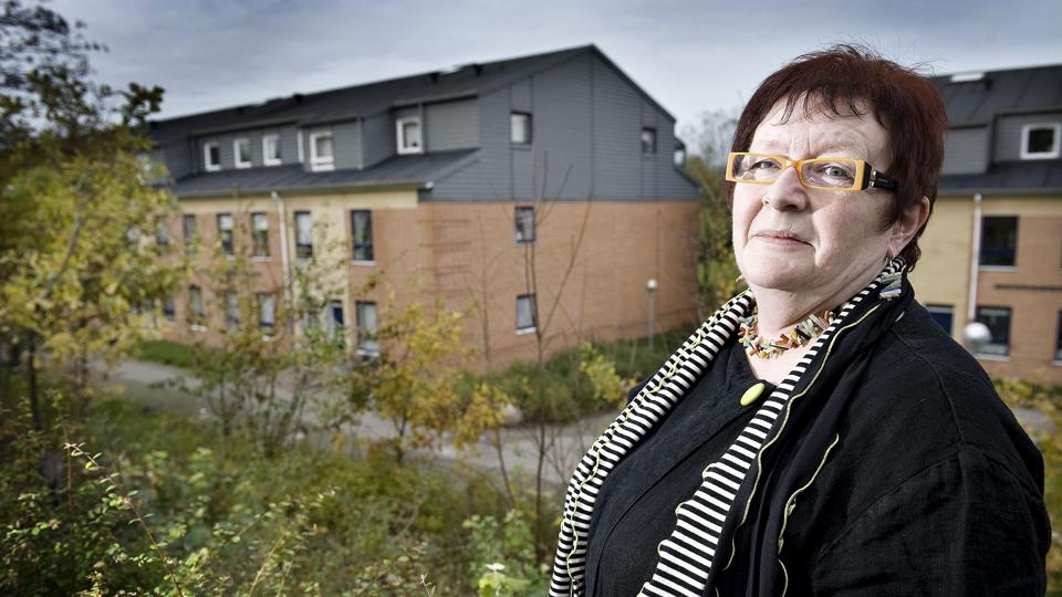 Formanden for boligforeningen Vanggaarden, Laila Thomsen, ærgrer sig over brandene i Aalborg Øst. De afspejler ikke hverdagen i bydelen, mener hun. Arkivfoto: Lars Pauli <i>Lars Pauli</i>