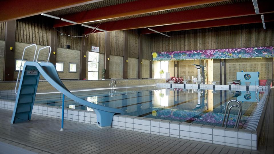 Udgangspunktet for tankerne var blandt andet, at svømmehallen midt i Aars trænger gevaldigt til en renovering. Foto: Grete Dahl <i>Pressefotograf Grete Dahl</i>