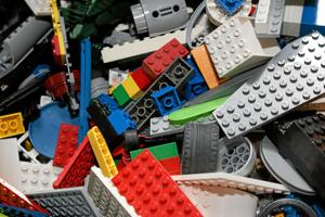 Soldater stjal Lego fra børn