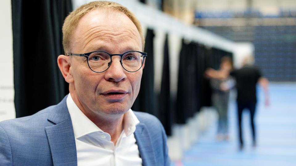 Borgmester Niels Jørgen Pedersen kan efter uges møde i økonomiudvalget konstaterer at der i nu to politiske udvalg ikke har været mulighed for at tage stilling til plejeboligplan 2022-2034. I næste uge skal kommunalbestyrelsen gøre et forsøg. <i>Foto: Bo Lehm</i>