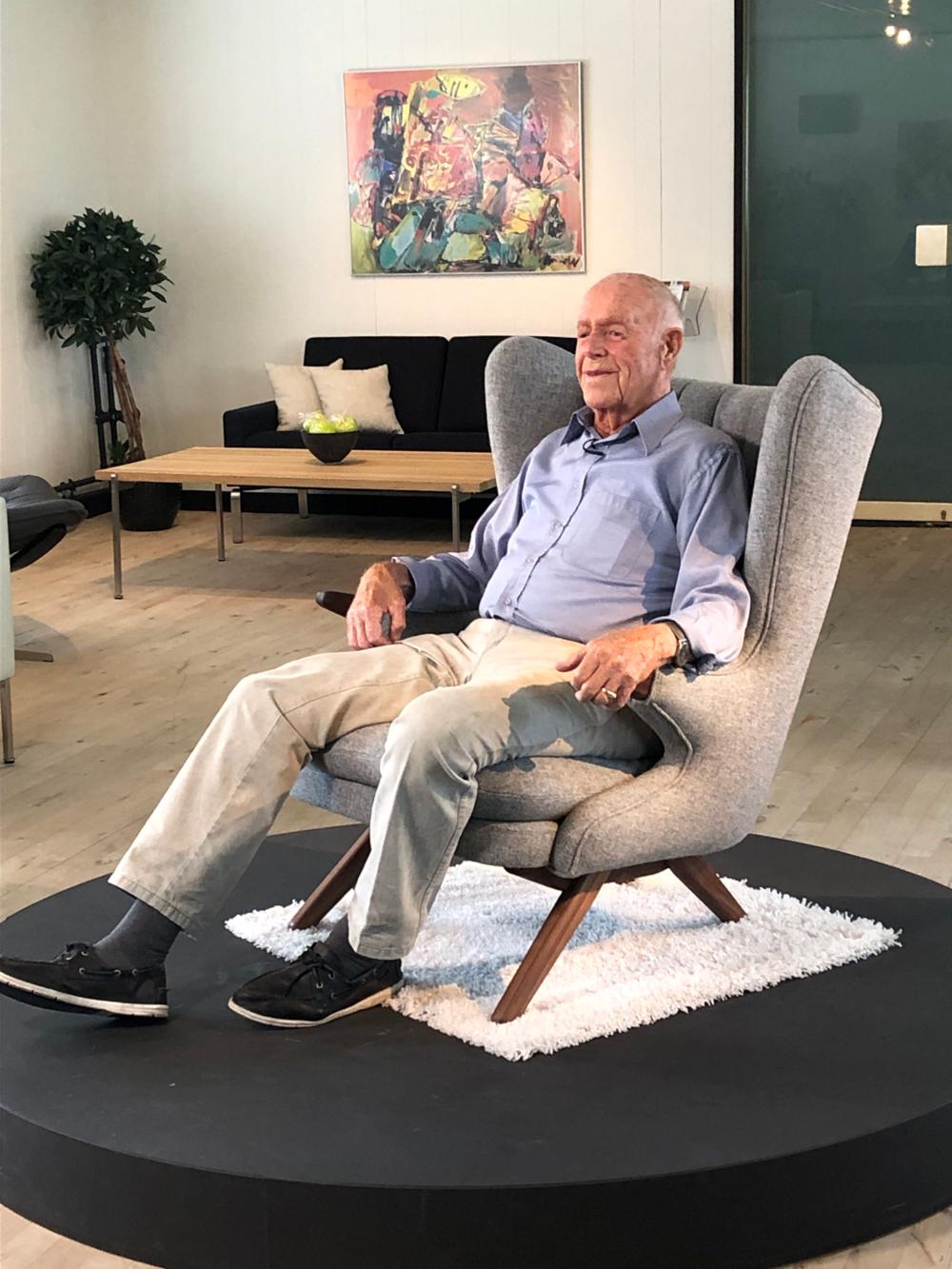 Svend Skipper, der er uddannet møbelpolstrer, skabte stol nummer 91 tilbage i 1956.