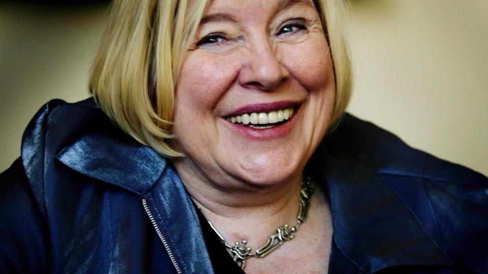 Fay Weldon, 82 år brød igennem internationalt med ”En hundjævels bekendelser”