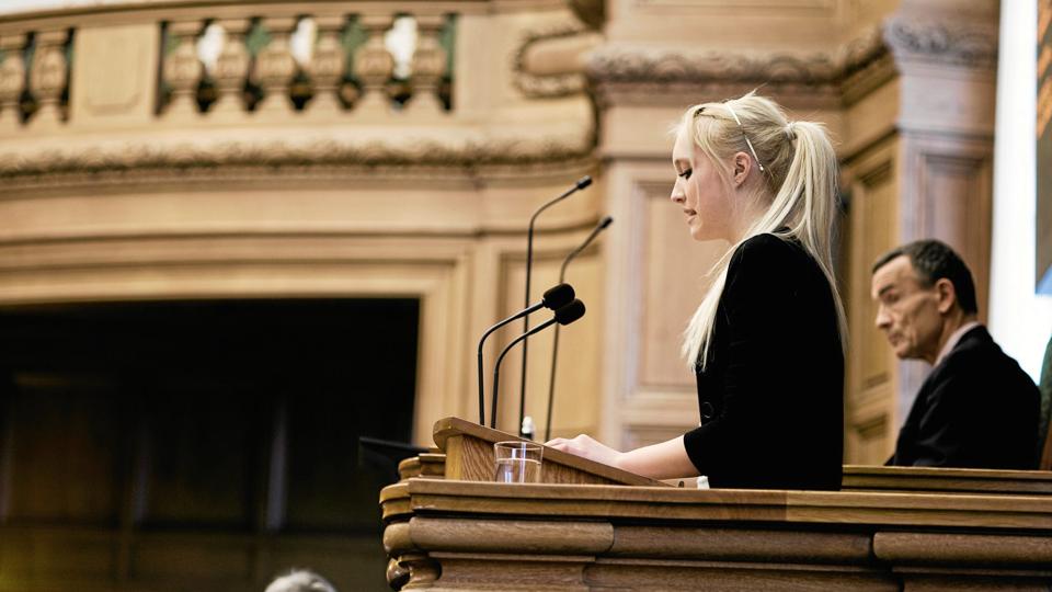 Enkelte elever får chancen for et politisk gennembrud på Folketingets talerstol. Foto: Folketinget