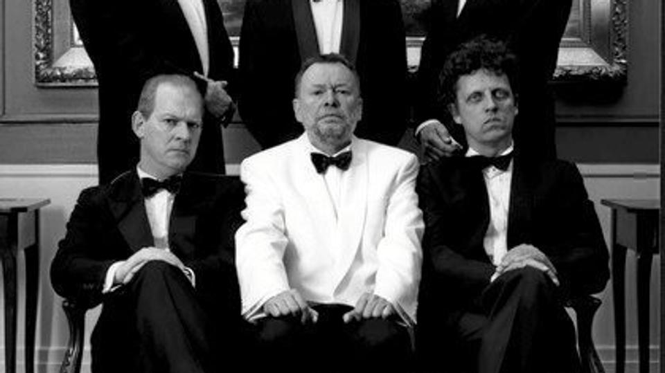 Publikum i Musikhuset Alfa i Aars kan selv være med til at sætte præg på begivenhederne, når ”Hatten Rundt”-holdet onsdag 16. januar har premiere på en ny omgang spontanteater. Med på holdet er de fem skuespillere Niels Olsen, Søren Østergaard, Torben Zeller, Søren Hauch-Fausbøll og Claus Bue og ensemblets faste domptør og sprechstallmeister, Gunnar Frøberg. ?PR-foto