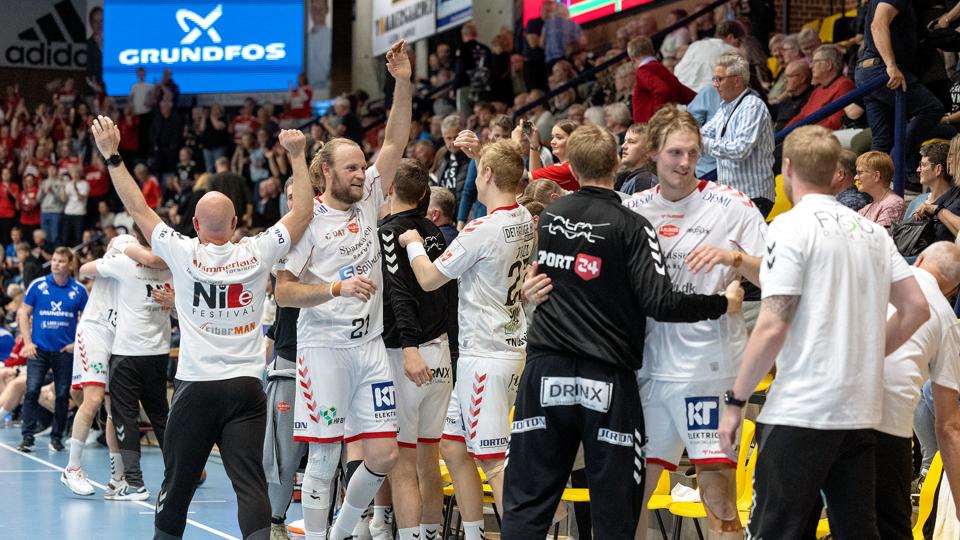 Aalborg Håndbold har for fjerde år i træk sat kursen mod DM-guldet. Udenfor banen er der også styr på næste sæson, mens der i sommeren 2023 melder sig flere spørgsmålstegn. <i>Foto: Lars Pauli</i>