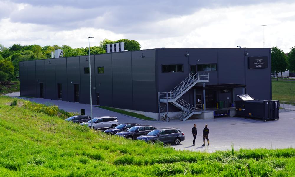 Coops bagerkoncept BrødCooperativet udvider fællesbageriet i Brøndby. Coops bagerkoncept BrødCooperativet udvider fællesbageriet i Brøndby.
