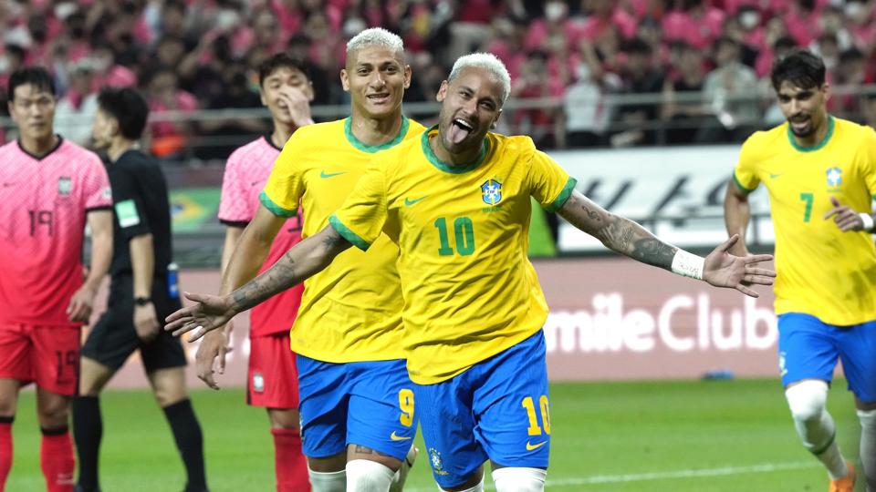 Neymar scorede to mål fra straffesparkspletten i sejren over Sydkorea. <i>Ahn Young-Joon/Ritzau Scanpix</i>