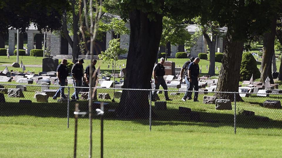 Under en begravelse på en kirkegård i Racine torsdag gik en ukendt gerningsmand til angreb og skød flere personer. <i>Alex Rodriguez/Ritzau Scanpix</i>
