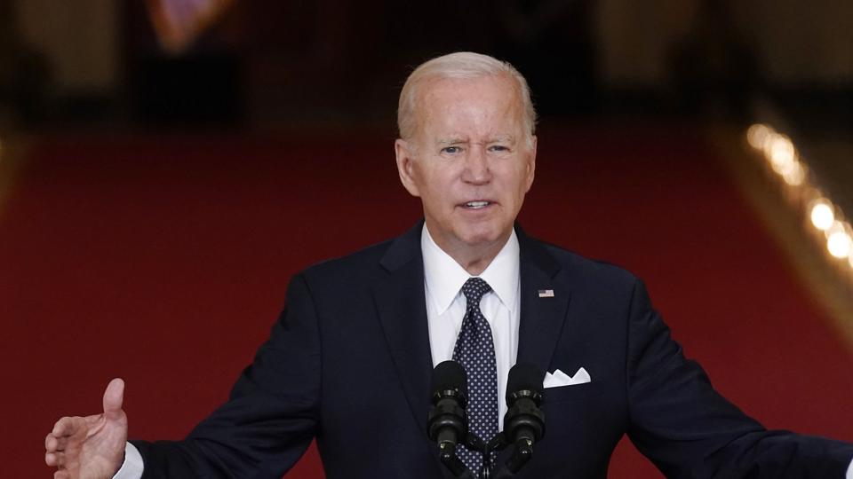 USA's præsident Joe Biden talte om de seneste masseskyderier i en tale natten til fredag dansk tid. Biden opfordrer Kongressen til at indføre en række våbenrestriktioner, efter at tidligere forsøg på at stramme våbenlovene er mislykkedes. <i>Evan Vucci/Ritzau Scanpix</i>