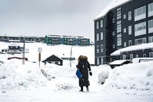 Partier ønsker kvinders tvangsspiraler i Grønland undersøgt