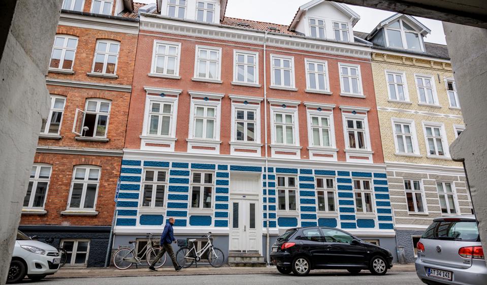 Investeringseventyret begyndte i Dalgasgade i Aalborgs midtby. Her er det nr. 22, som selskabet ejer. <i>Foto: Martin Damgård</i>