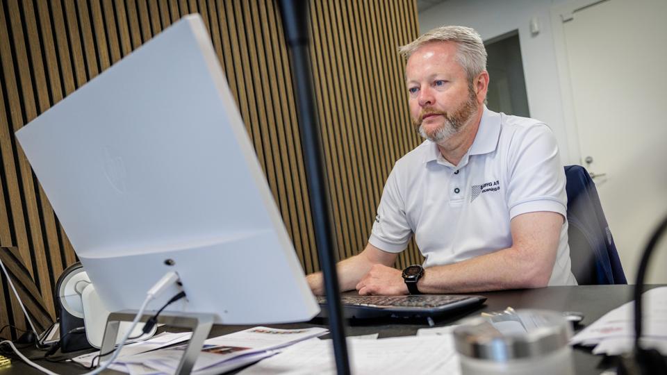 Jesper Nyborg, ejer og direktør i Sambyg A/S, har ventet månedsvis på en byggetilladelse for at kunne udleje et erhvervslokale. <i>Foto: Martin Damgård</i>