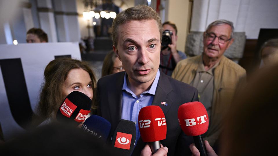 Morten Messerschmidt (på billedet) er "landets bedste debattør", mener Kristoffer Hjort Storm, der er DF-rådmand i Aalborg, og ønsker ham held og lykke med partiet. Men det bliver uden rådmanden, som nu melder sig ud af DF. (Arkivfoto). <i>Philip Davali/Ritzau Scanpix</i>