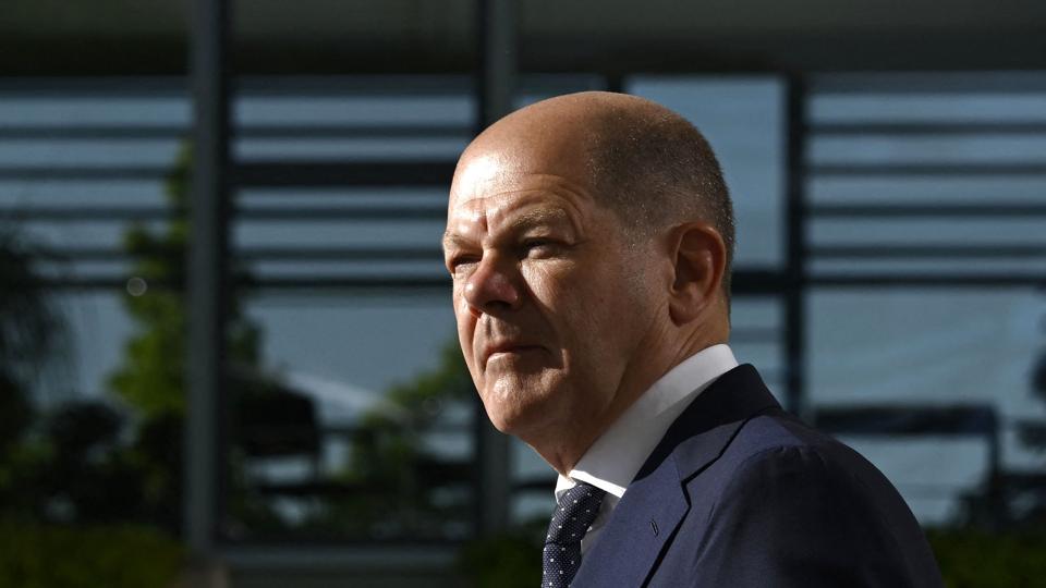 En særlig militærfond blev annonceret af forbundskansler Olaf Scholz kort efter Ruslands invasion af Ukraine. Det kræver en forfatningsændring at få den finansieret. (Arkivfoto). <i>John Macdougall/Ritzau Scanpix</i>