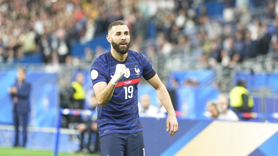 I kampen mod Danmark på Stade de France i Paris fredag aften scorede Karim Benzema til 1-0 i starten af anden halvleg. Men det var ikke nok til at stoppe danskerne, der vandt 2-1 på to mål af Andreas Cornelius. <i>Ulrik Pedersen/Ritzau Scanpix</i>