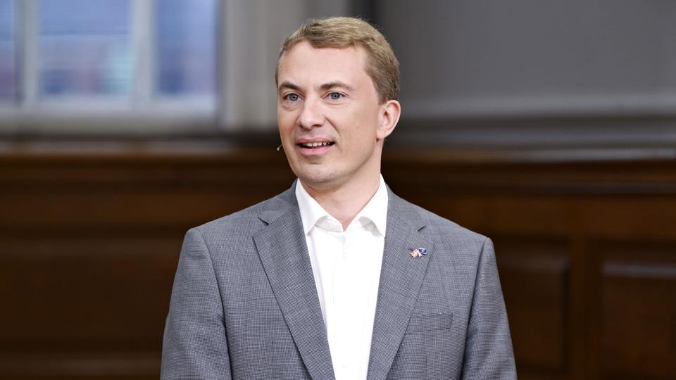 Morten Messerschmidt holdt sin første grundlovstale som formand for Dansk Folkeparti. Det skete på Lykkesholm Slot på Fyn. Den tidligere formand Kristian Thulesen Dahl var ikke tilstede under talen (Arkivfoto). <i>Philip Davali/Ritzau Scanpix</i>