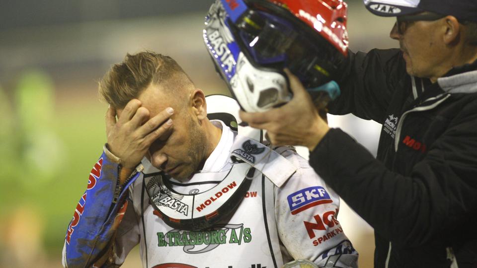 Nicki Pedersen kom slemt til skade, da han søndag styrtede i en løb i Polen, melder polske medier. (Arkivfoto) <i>Sportxpress/Ritzau Scanpix</i>