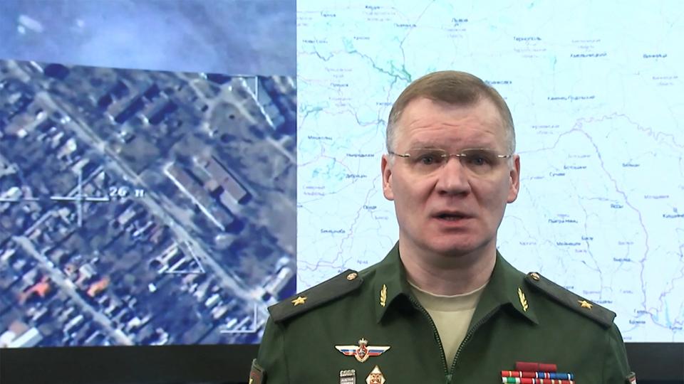 Giv op, siger den russiske generalmajor Igor Konasjenkov til de ukrainske soldater. Vi skal nok behandle jer godt. (Arkivfoto) <i>-/Ritzau Scanpix</i>