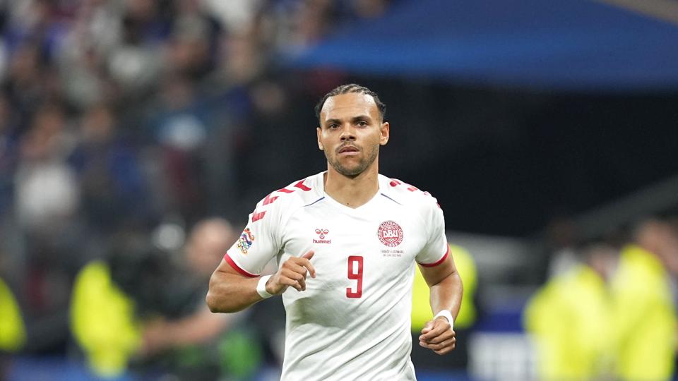 Martin Braithwaite fik de sidste syv minutter på banen, da Danmark vandt 2-1 i Paris. Mandag starter han i Wien. <i>Ulrik Pedersen/Ritzau Scanpix</i>