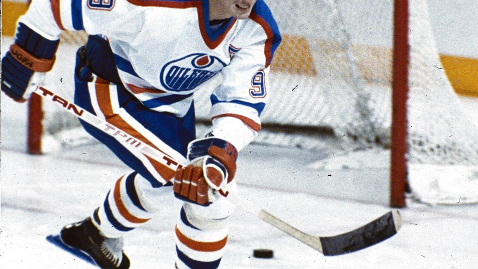 Wayne Gretzky spillede for Edmonton Oilers frem til 1988 og førte holdet til fire Stanley Cup-triumfer. <i>Anonymous/Ritzau Scanpix</i>