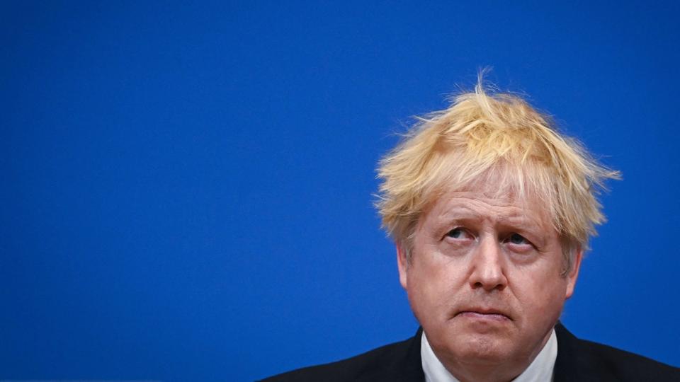 Boris Johnson har fået sit partis opbakning til at fortsætte som leder af de konservative og som regeringschef, selv om han har været udsat for stor kritik. (arkivfoto.) <i>Daniel Leal/Ritzau Scanpix</i>